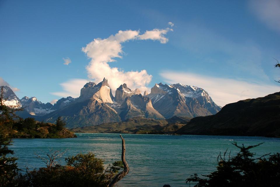 Mountains and a lake in Patagonia.